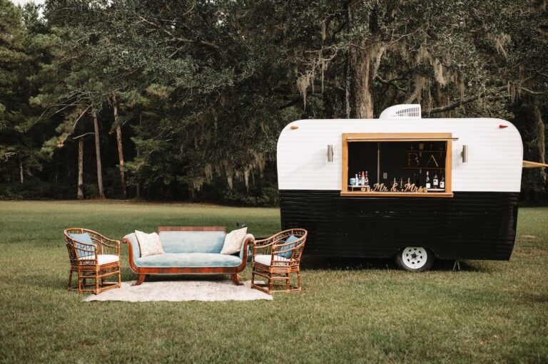 aos-mobile-lounge-services